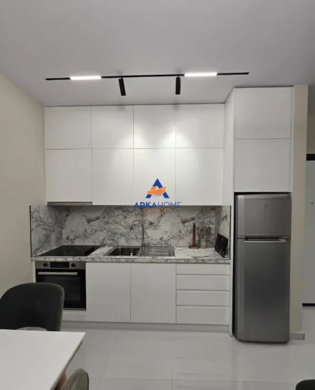 Tirane, jepet me qera apartament 1+1+Ballkon Kati 5, 60 m² 420 € 