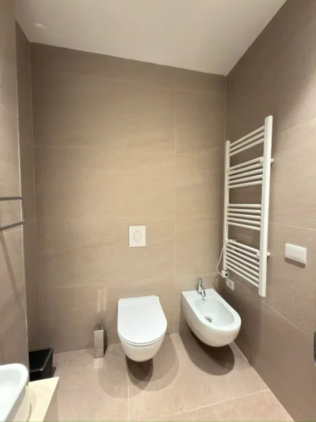 Tirane, jepet me qera 1+1 Kati 6, 600 € 