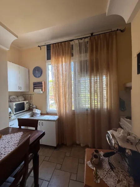 Tirane, shitet apartament 1+1 Kati 2, 53 m² 150.000 € (RRUGA BARDHYL)