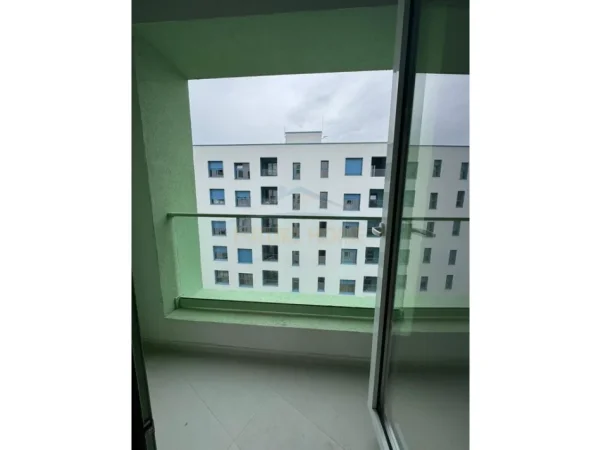 Tirane, jepet me qera apartament 1+1+Ballkon Kati 6, 47 m² 400 € (Kompleksi Kadiu)