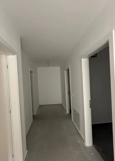 Tirane, shitet Vile , 353 m² 1.050.000 € (teg)