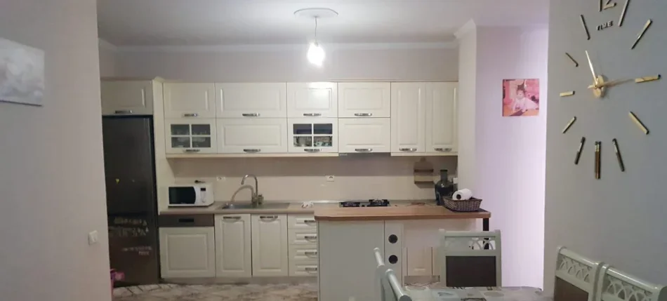 Tirane, jepet me qera apartament 2+1 Kati 4, 90 m² 450 € (Misto Mame)