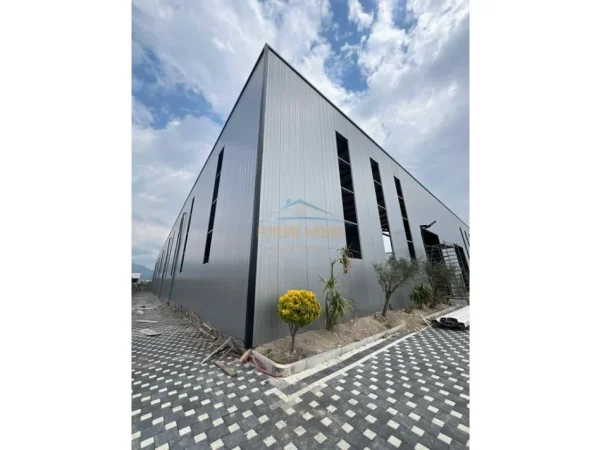 Tirane, jepet me qera magazine , 1.500 m² 4.500 € (Kamez)