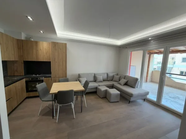 Tirane, jepet me qera apartament 2+1 Kati 7, 97 m² 550 € (Astir)
