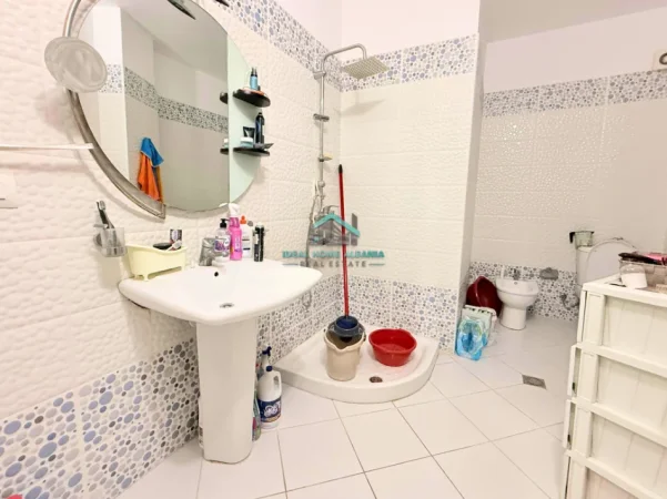 Vlore, jepet me qera apartament 3+1+Ballkon Kati 9, 120 m² 163.000 € (kisha ortodokse)