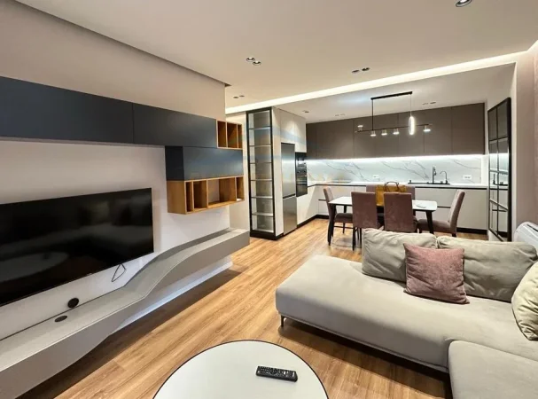 Tirane, jepet me qera apartament 1+1+Ballkon Kati 2, 71 m² 850 € (Shkolla e kuqe)