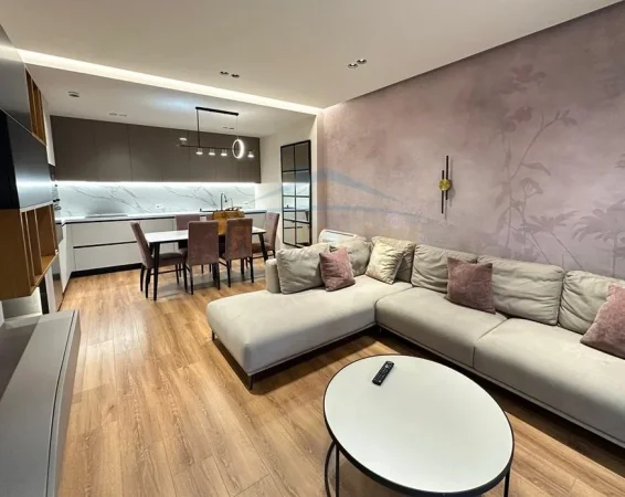 Tirane, jepet me qera apartament 1+1+Ballkon Kati 2, 71 m² 850 € (Shkolla e kuqe)