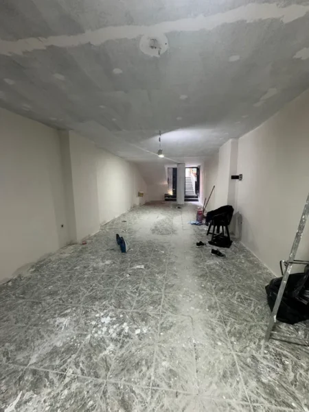 Tirane, jepet me qera dyqan Kati 0, 70 m² 600 € (PRANE GERMAN COMPUTERS)