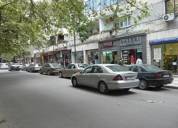 Tirane, shitet Vile 3+1+Ballkon , 420 m² 1.000.000 € (farke)