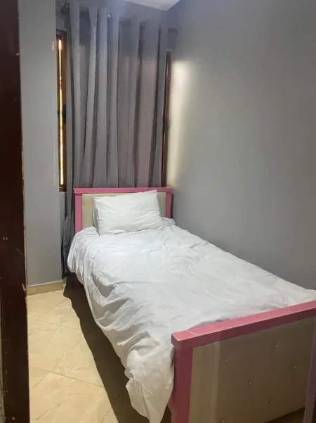 Tirane, jepet me qera apartament 2+1 Kati 1, 100 m² 100 € (Kamez)