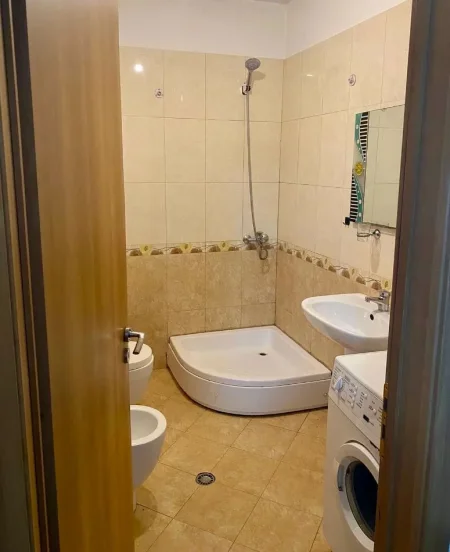 Tirane, jepet me qera apartament 1+1 Kati 6, 55 m² 500 € (PRANE SPAR)
