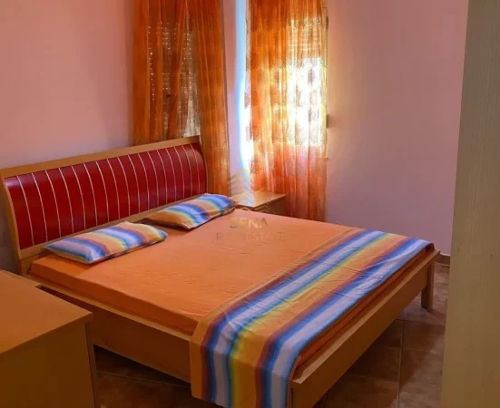 Tirane, jepet me qera apartament 1+1+Ballkon Kati 3, 65 m² 350 € (Fresk)