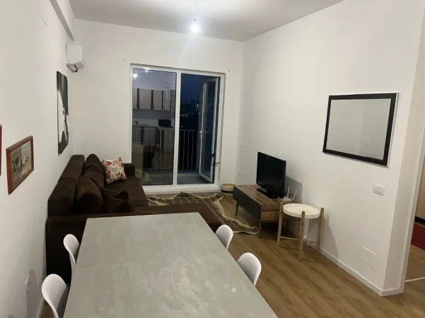 Tirane, jepet me qera apartament 1+1 Kati 3, 65 m² 400 € (FRESKU)