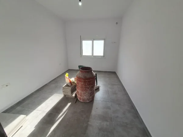 Durres, shes apartament 1+1+Ballkon Kati 2, 75 m² 52.000 € (shkozet)