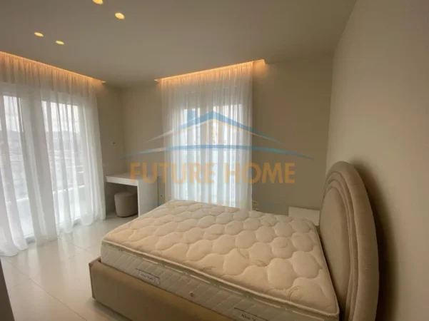 Tirane, jepet me qera apartament 2+1+Ballkon Kati 8, 82 m² 790 € (Jordan Misja)