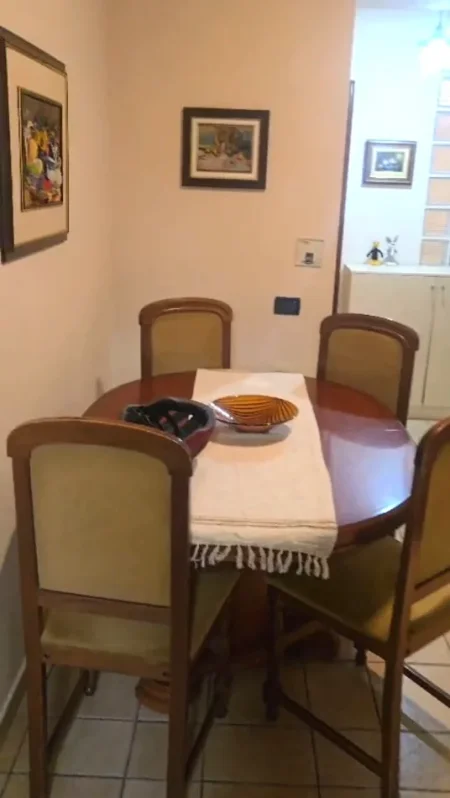 🏡 Jepet me Qera Apartament 2+1 tek  Rruga e Kavajës,  500 eur