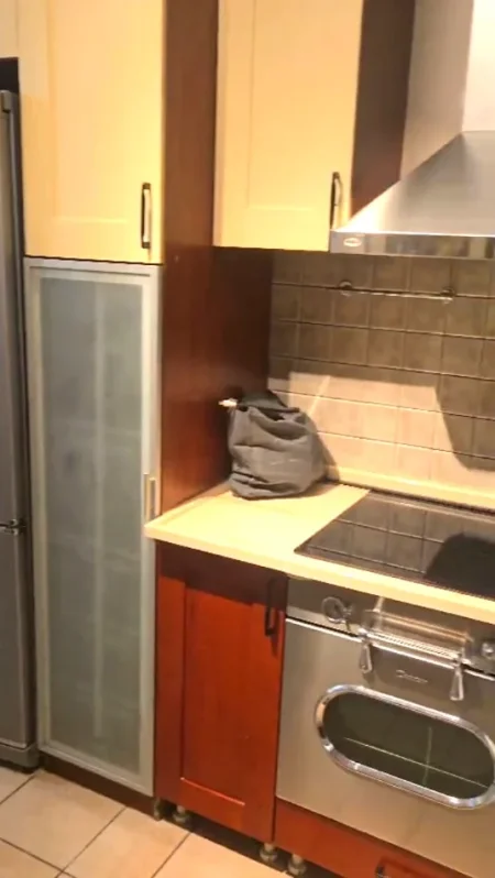 🏡 Jepet me Qera Apartament 2+1 tek  Rruga e Kavajës,  500 eur