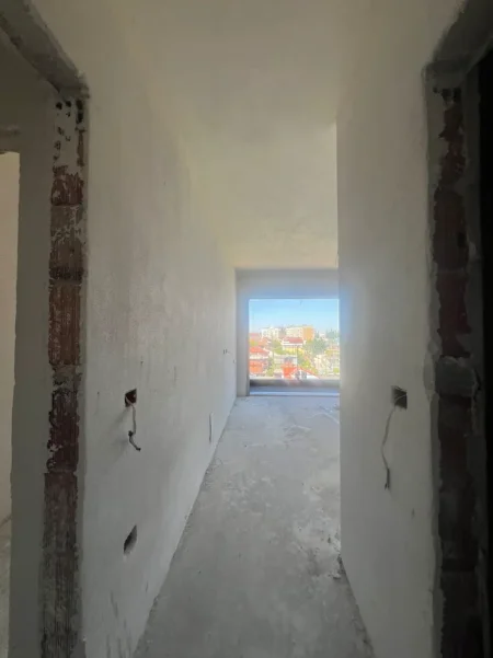 Tirane, shitet apartament 3+1+Ballkon Kati 2, 131 m² 203.000 € (Rrethi i Klanit)
