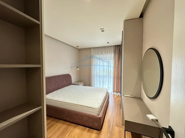 Tirane, jepet me qera 1+1 Kati 2, 71 m² 750 €