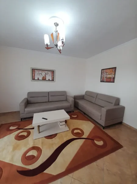 Tirane, jepet me qera Apartament 1+1 Kati 4, 70m²,Çmimi 55.000 Lekë të Reja, Pranë Pastiçeri Bilbili,Rruga e Dibrës, Tiranë.