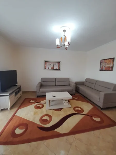 Tirane, jepet me qera Apartament 1+1 Kati 4, 70m²,Çmimi 55.000 Lekë të Reja, Pranë Pastiçeri Bilbili,Rruga e Dibrës, Tiranë.