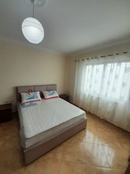 Tirane, jepet me qera Apartament 1+1 Kati 4, 70m²,Çmimi 55.000 Lekë të Reja, Pranë Pastiçeri Bilbili,Rruga e Dibrës, Tiranë.