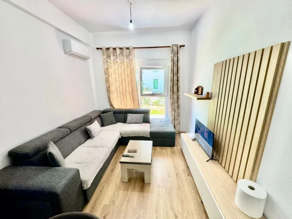 Tirane, jepet me qera apartament 1+1 Kati 1, 65 m² 400 € (Residenca Kadiu ne Ali Dem)