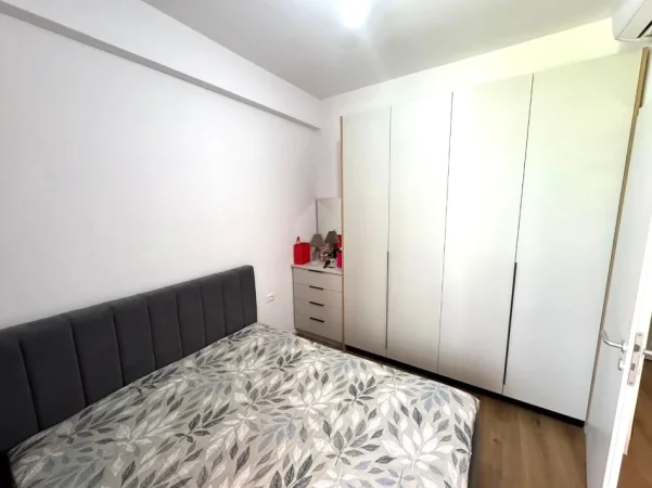 Tirane, jepet me qera apartament 1+1 Kati 1, 65 m² 400 € (Residenca Kadiu ne Ali Dem)
