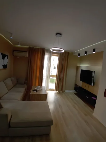 Tirane, jepet me qera apartament 1+1 Kati 2, 73 m² 700 € (Myslym Shyri)