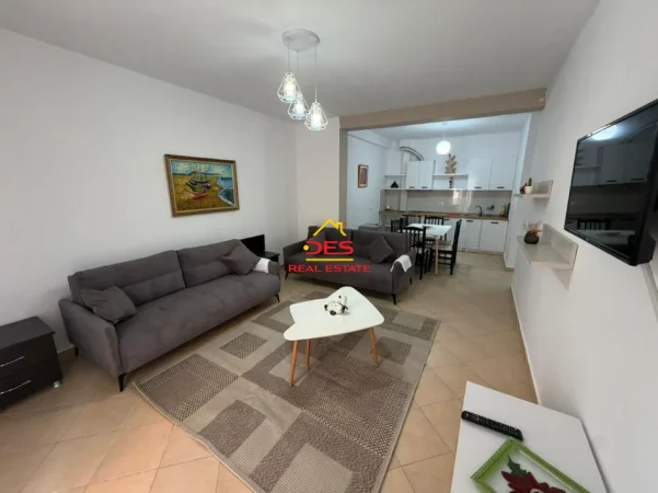Vlore, shitet apartament 1+1+Ballkon Kati 2, 81 m² 150.000 € (Rruga Aleksandër Moisiu)