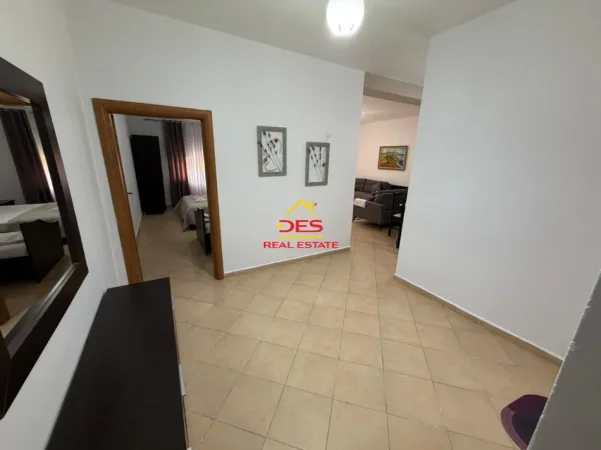 Vlore, shitet apartament 1+1+Ballkon Kati 2, 81 m² 150.000 € (Rruga Aleksandër Moisiu)