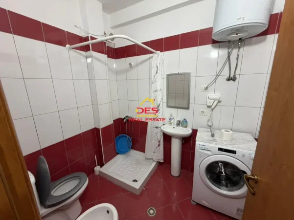 Vlore, shitet apartament 1+1+Ballkon Kati 2, 81 m² 150.000 € (Rruga Aleksandër Moisiu)