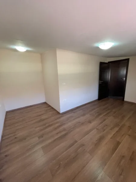 Tirane, shitet Vile 4+1 , 669 m² 850.000 € (TEG)