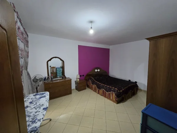 Tirane, jepet me qera apartament 2+1 Kati 2, 108 m² 500 € (bulevari bajram curri)