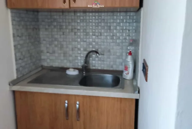 Tirane, jepet me qera apartament 1+1 Kati 6, 58 m² 420 € (siri kodra)