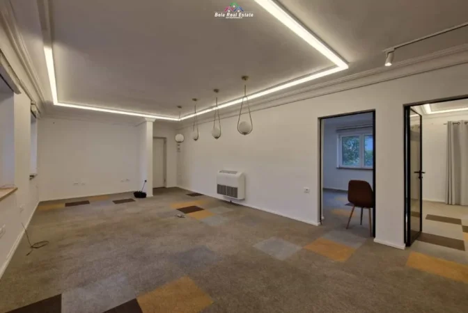 Tirane, jepet me qera zyre Kati 2, 130 m² 1.420 € (mbrapa ambasades Kineze)