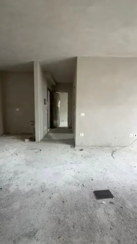 Durres, shitet apartament 3+1+Aneks+Ballkon Kati 1, 120 m² (Pranë Sigurimeve Shoqërore ose Zjarrëfikses)