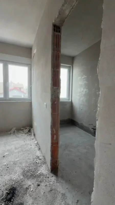 Durres, shitet apartament 3+1+Aneks+Ballkon Kati 1, 120 m² (Pranë Sigurimeve Shoqërore ose Zjarrëfikses)
