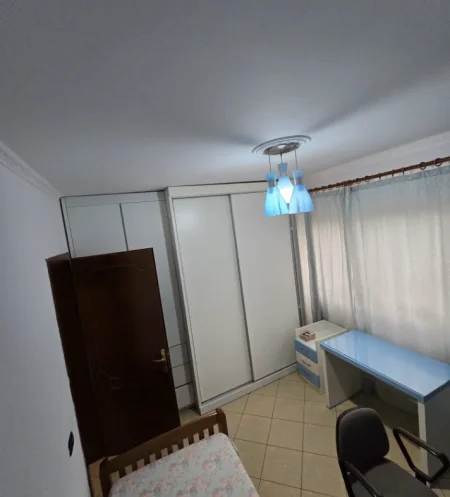 Tirane, jepet me qera apartament 2+1 Kati 1, 108 m² 580 € (prane Pallatit me Shigjeta)