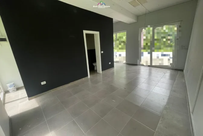 Tirane, jepet me qera dyqan Kati 0, 94 m² 630 € (Rruga Pasho Hysa)