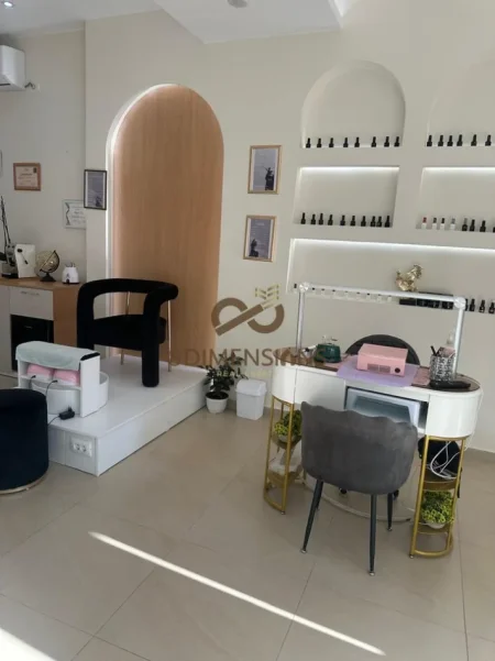 Tirane, jepet me qera ambjent biznesi Kati 0, 45 m² 1.200 € (Rruga e Kavajes)