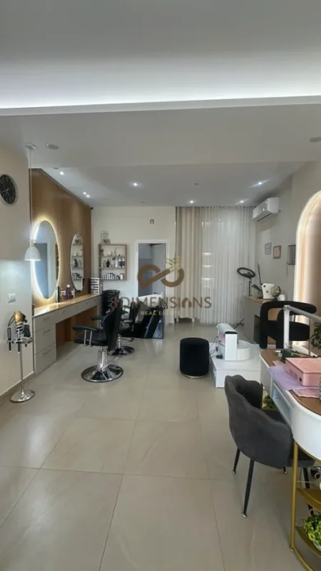 Tirane, jepet me qera ambjent biznesi Kati 0, 45 m² 1.200 € (Rruga e Kavajes)
