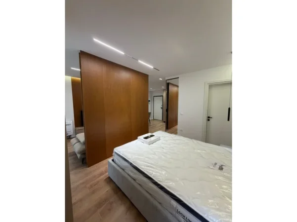 Tirane, jepet me qera apartament 1+1 Kati 3, 57 m² 500 € (ish fusha aviacionit)
