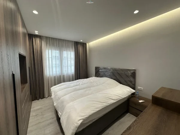 Tirane, jepet me qera Vile 3 Katshe Kati 0, 420 m² 3.500 € (prane Ambasades Turke)