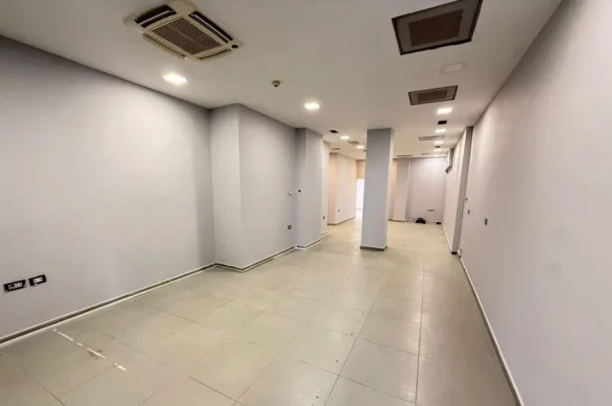 Tirane, shitet ambjent biznesi Kati 2, 253 m² 590.000 € (Rruga E Kavajes)