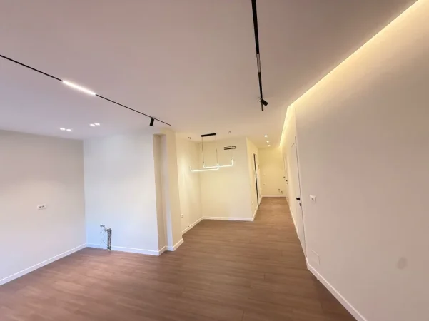 Tirane, shes apartament 2+1 Kati 5, 84 m² 235.000 € (Bulevardi Jean Dark)