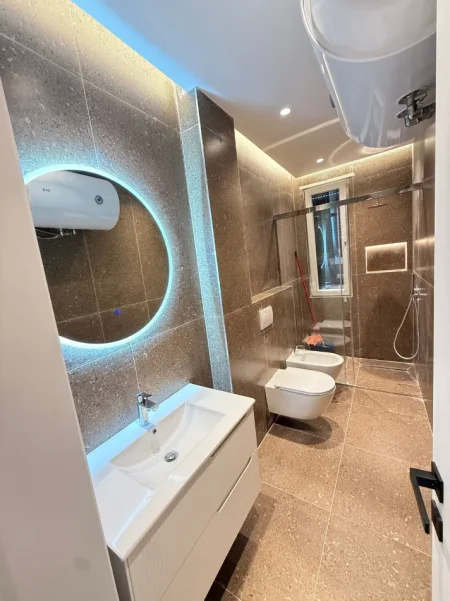 Tirane, shes apartament 2+1 Kati 5, 84 m² 235.000 € (Bulevardi Jean Dark)