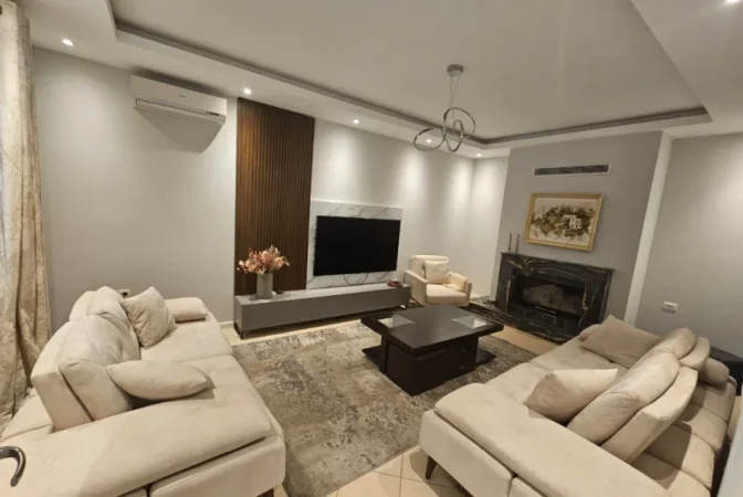 Tirane, jepet me qera Vile 3 Katshe , 650 m² 3.000 € (hamdi sina)