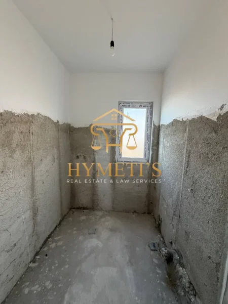 Durres, shitet apartament 2+1+Ballkon Kati 6, 90 m² 85.500 € (Te Billa Durrës, Rruga Aleksander Goga)
