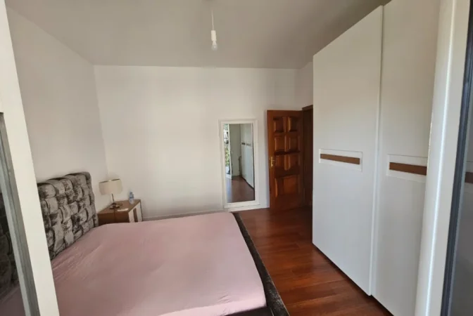 Tirane, jepet me qera apartament 5+1+Aneks Kati 3, 650 m² 3.000 € (Rruga Hamdi sina)